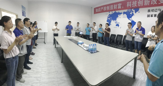 阅读是最潮流的时尚! ----记五月份小伙伴生日趴 阅读是最潮流的时尚! ----记五月份小伙伴生日趴