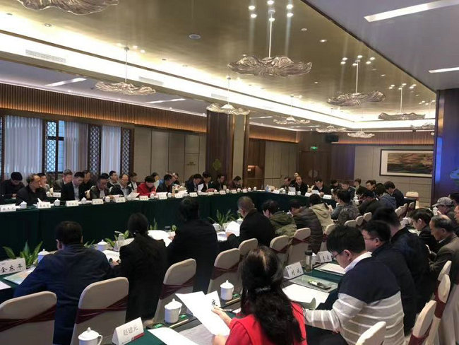 沃尔兴参加《中国绝缘材料产品及应用手册》编委第一次工作会议 沃尔兴参加《中国绝缘材料产品及应用手册》编委第一次工作会议